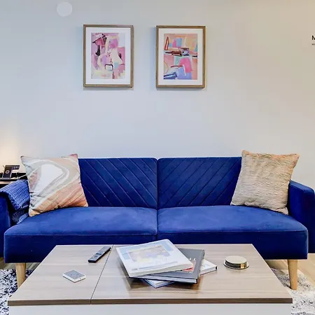 The Moose #9 - Brand New Luxe Modern Loft With Free Parking, King Bed & Fast Wifi Appartement